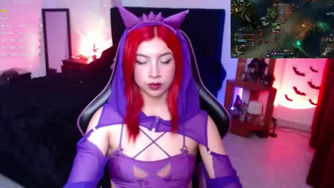 Queen.  Help me reach 100 thumbs up  online show from October 15, 9:26 pm