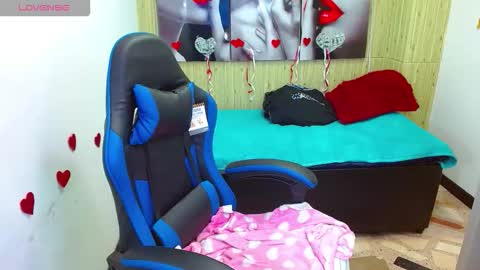 luna torres online show from February 18, 5:07 am