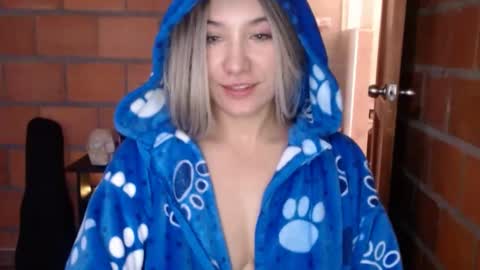 _lunablondie_ online show from January 10, 5:02 pm