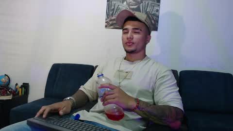STIVEN online show from May 13, 1:54 pm