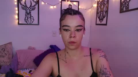 Snapshot of _marcela_wi chatting on February 6, 10:21 pm Marce  online show from February 6, 10:21 pm