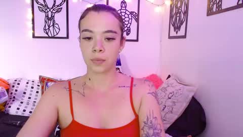 Snapshot of _marcela_wi chatting on December 18, 10:13 pm Marce  online show from December 18, 10:13 pm