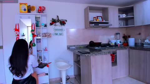 Maria Angel online show from December 4, 7:06 pm