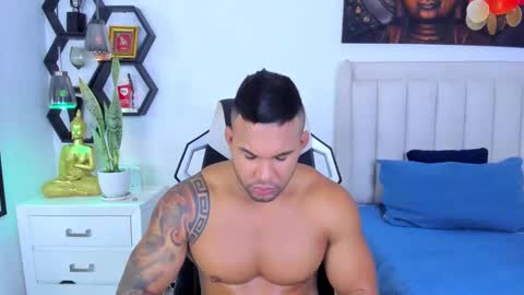 _matthew_santos_ online show from October 15, 8:31 pm