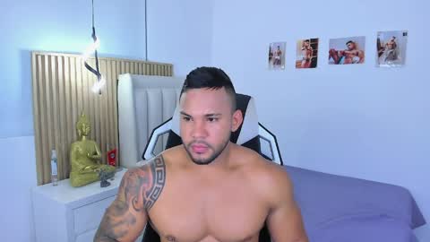 _matthew_santos_ online show from March 25, 11:44 pm