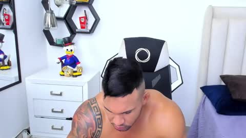 _matthew_santos_ online show from February 5, 3:02 am