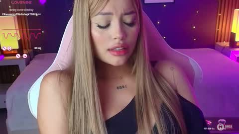 Snapshot of _meliblue chatting on October 16, 11:25 pm Meli online show from October 16, 11:25 pm