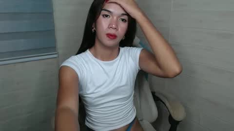 Melly online show from October 22, 6:42 pm