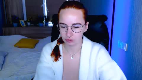 Snapshot of _mi_amore chatting on October 12, 7:01 am _mi_amore online show from October 12, 7:01 am