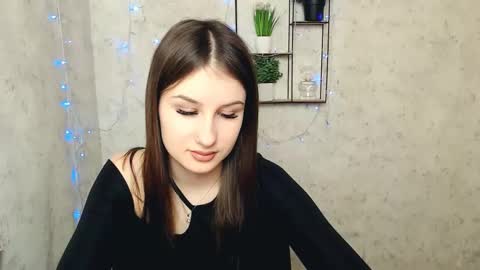 Mia online show from February 27, 2:00 pm