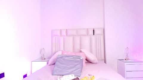 Mia  online show from February 22, 12:08 pm