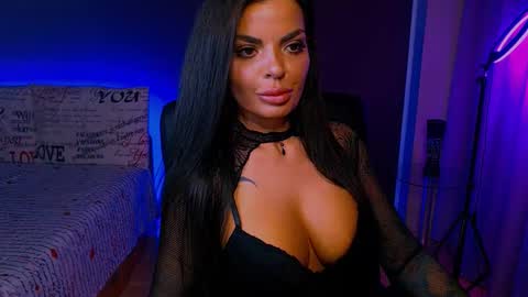 Snapshot of _milani_ chatting on September 27, 6:27 pm Milani online show from September 27, 6:27 pm