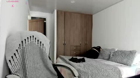 _miss_coco_ online show from February 24, 1:03 pm