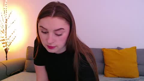 Mia online show from April 18, 6:59 am