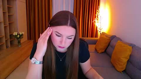 Mia online show from March 9, 8:19 am