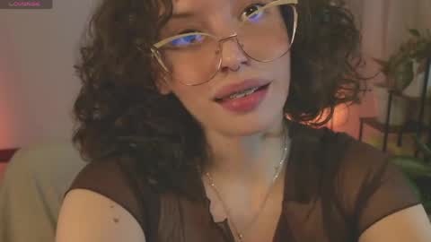 Mara Independent model online show from April 3, 7:10 pm