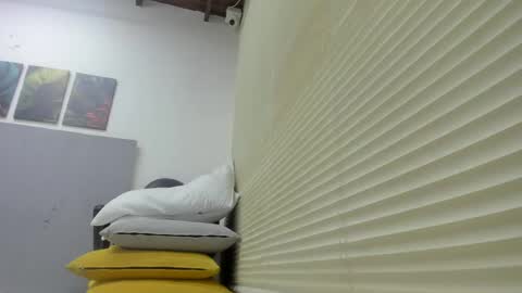 _molly_rosse_ online show from April 27, 12:03 pm
