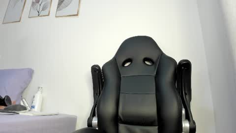 _molly_rosse_ online show from June 15, 12:52 pm