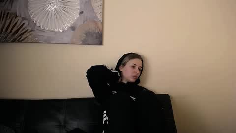 Nica online show from February 5, 5:05 pm