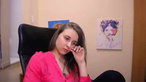 Snapshot of _nicole_new chatting on February 25, 3:31 pm Nica online show from February 25, 3:31 pm