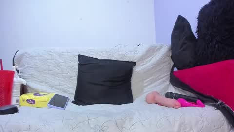 Snapshot of _nicollee chatting on February 26, 2:05 pm juliana online show from February 26, 2:05 pm