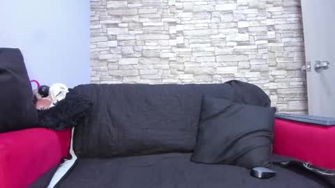 Snapshot of _nicollee chatting on March 11, 9:02 am juliana online show from March 11, 9:02 am