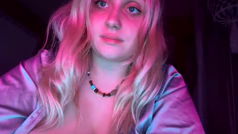 Snapshot of _peaceoutgirlscout_ chatting on October 25, 12:55 am _peaceoutgirlscout_ online show from October 25, 12:55 am