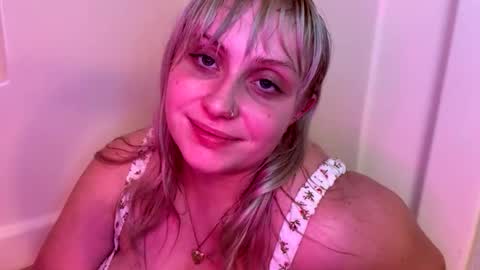 Snapshot of _peaceoutgirlscout_ chatting on October 29, 10:43 pm _peaceoutgirlscout_ online show from October 29, 10:43 pm