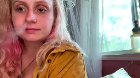 Snapshot of _peaceoutgirlscout_ chatting on October 4, 8:06 pm _peaceoutgirlscout_ online show from October 4, 8:06 pm