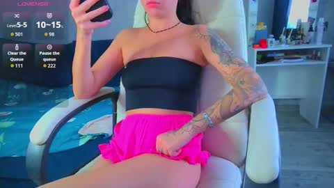 Snapshot of _pink__rabbit_ chatting on October 13, 10:06 am Ilona online show from October 13, 10:06 am