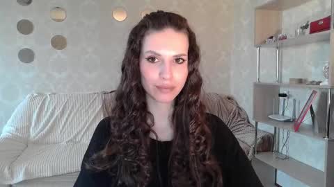 _pretty_fox_ online show from October 28, 8:26 am