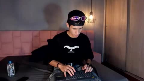 wav online show from November 20, 5:10 pm