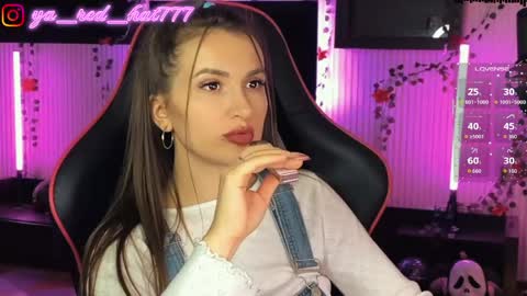 -RED HAT- online show from April 12, 6:01 pm