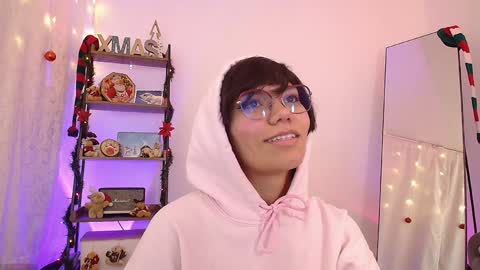 Snapshot of _sensualkitten_ chatting on December 29, 4:38 am Laura online show from December 29, 4:38 am