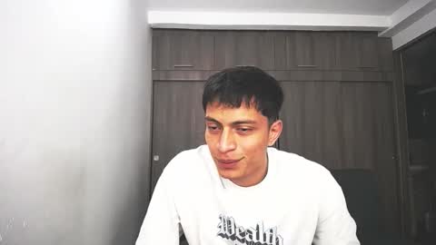 Juan Pablo-independent model online show from April 6, 10:00 pm