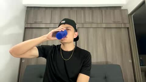 Juan Pablo-independent model online show from October 7, 3:57 am