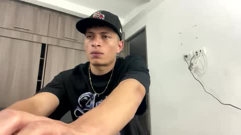 Juan Pablo-independent model online show from September 29, 2:54 am