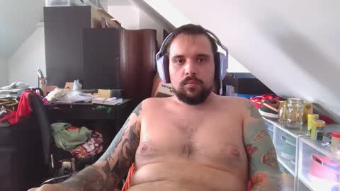 _smiley_bear27 online show from November 9, 5:33 am