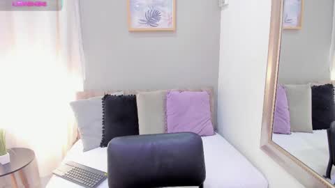 Snapshot of _sofia_cruz chatting on September 10, 7:37 pm 640 200 online show from September 10, 7:37 pm
