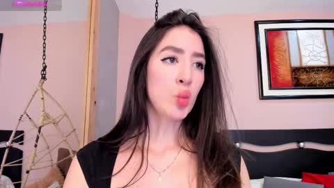 Snapshot of _sofia_cruz chatting on September 12, 8:11 pm 640 200 online show from September 12, 8:11 pm