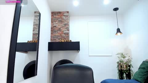 Snapshot of _sofia_cruz chatting on October 19, 4:00 pm 640 200 online show from October 19, 4:00 pm