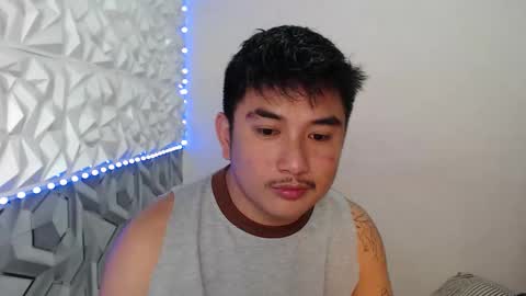 _superhotlatino_ online show from May 13, 3:21 pm