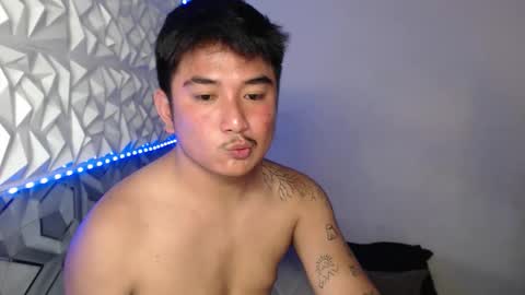 _superhotlatino_ online show from May 18, 5:19 pm