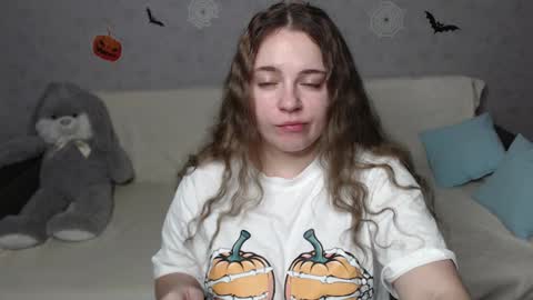 Lana online show from October 31, 12:05 pm