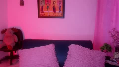   0900 p.m a 0500 a.m Colombia time UTC -5  online show from March 15, 3:00 am