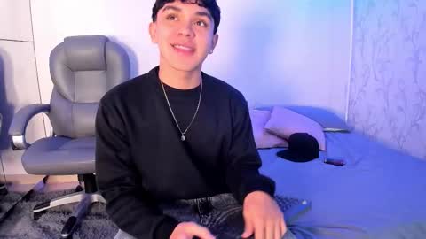 _taylorblack online show from February 2, 11:50 am