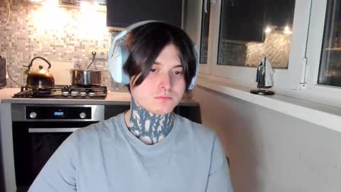 _torfin_ online show from February 12, 9:40 pm