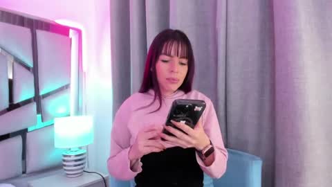 _valeria_saenz_ online show from June 8, 1:23 pm