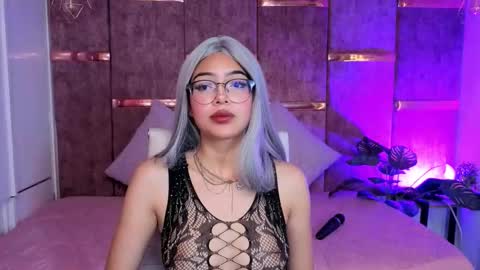 _viollettenoir_ online show from November 27, 8:16 pm