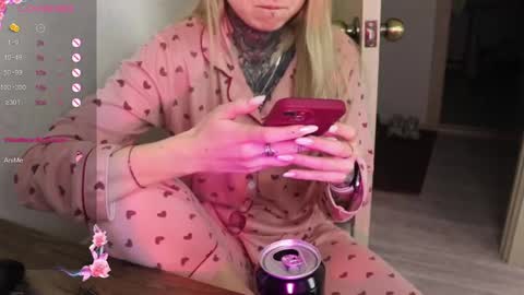 Snapshot of _viv1an_ chatting on February 12, 12:01 pm Alis online show from February 12, 12:01 pm